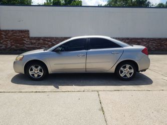 2005 Pontiac G6 cold AC runs and drives great $2,900 plus tax tag and title for more info or to see please message me