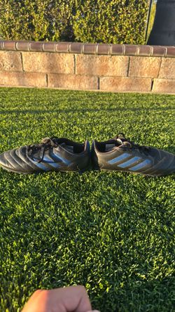 Kids soccer cleats
