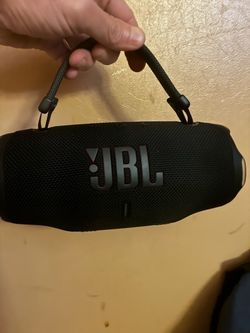 JBL charge 4