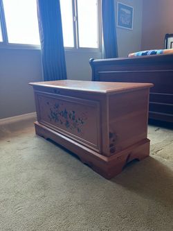 Wooden End Of The Bed Storage Chest