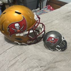 Tampa Bay Buccaneers Full-size Replica Helmet And Mini Helmet 