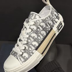 Dior B23s