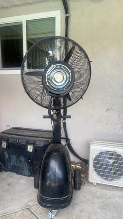 Cool off portable misting fan