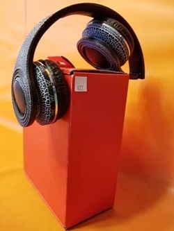 Bluetooth/rechargeable/earpiece/ Headphones/earbuds/headset Bz9