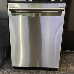 Monogram 2022 Smart stainless steel
dishwasher 