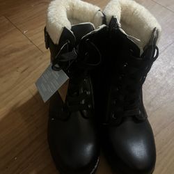 Black Apres Boots Fuax Fur