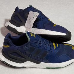 MEN'S SIZE 7.5  / WOMEN'S SIZE 9: ADIDAS JOGGERS!!