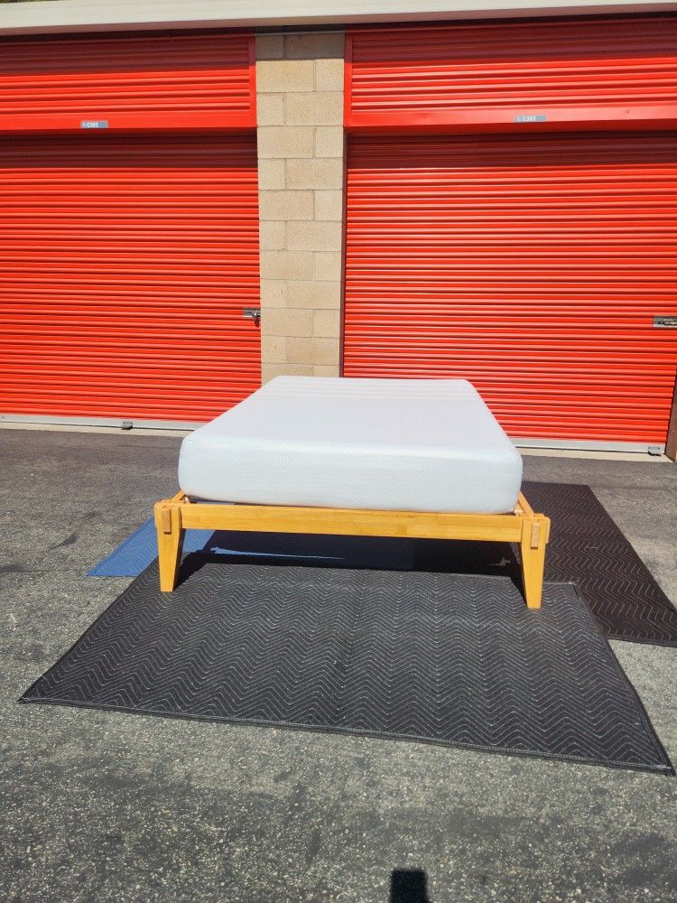 Bed Frame And Full-size Mattress