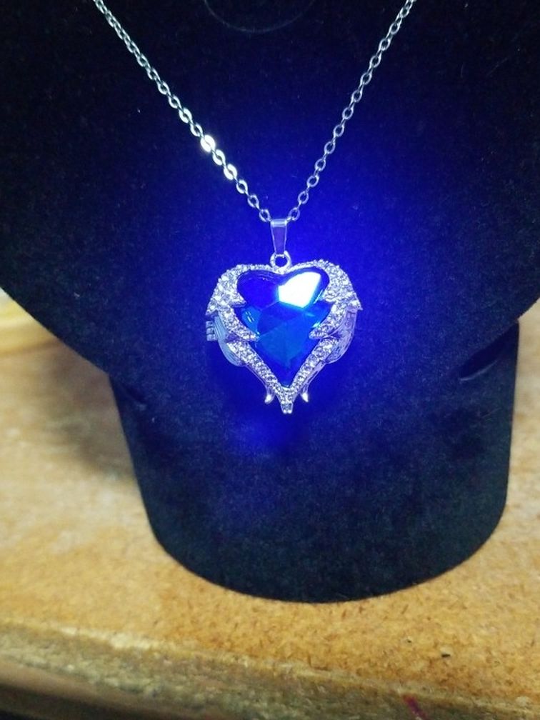 22 Inch Sterling Silver HEART OF THE OCEAN pendant