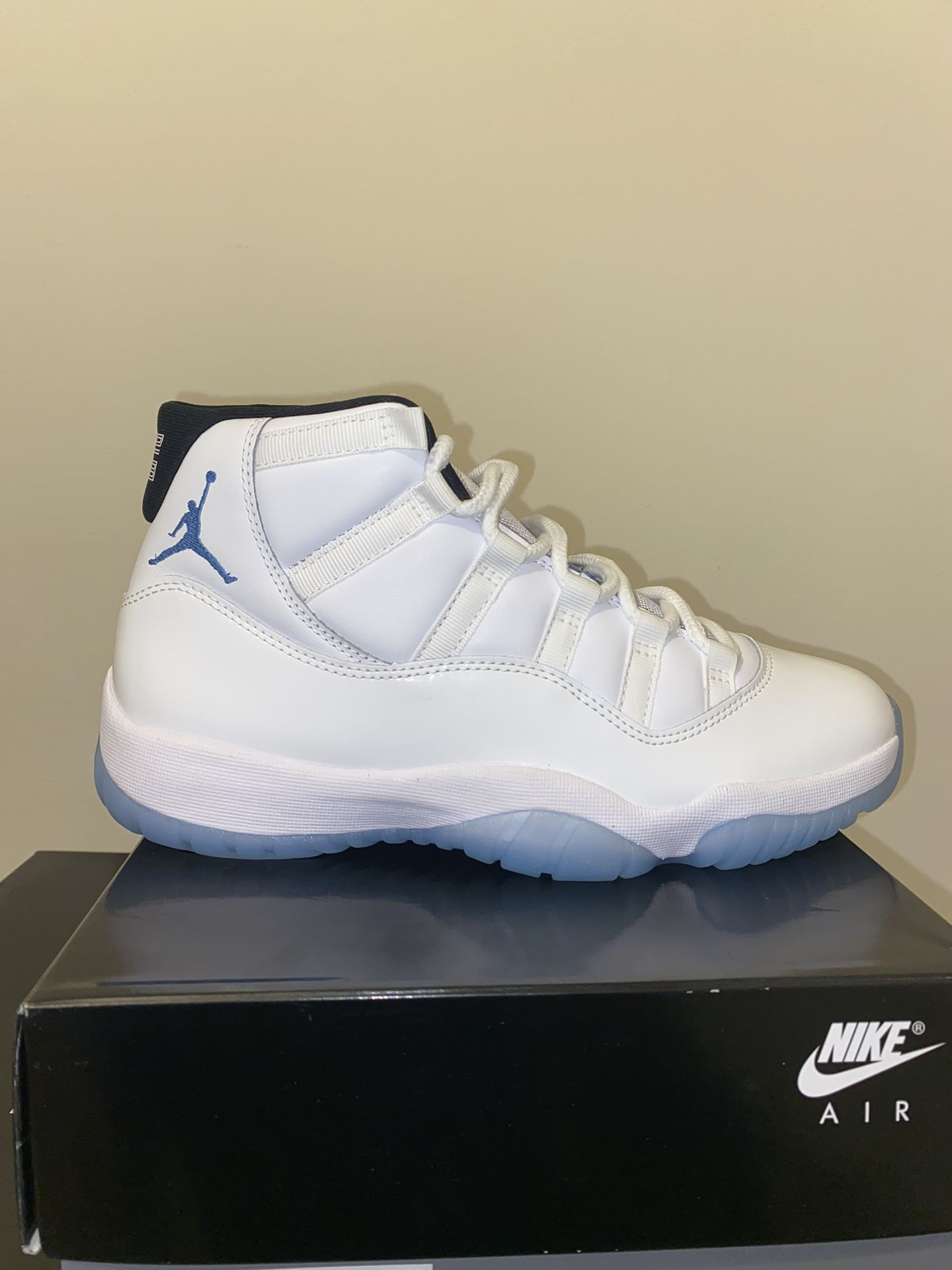 Mens Nike Air Jordan 11 Legend Blue Ds Sz 8-9