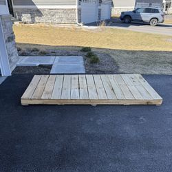 FREE Wood Pallet (~ 7’ X 3’)