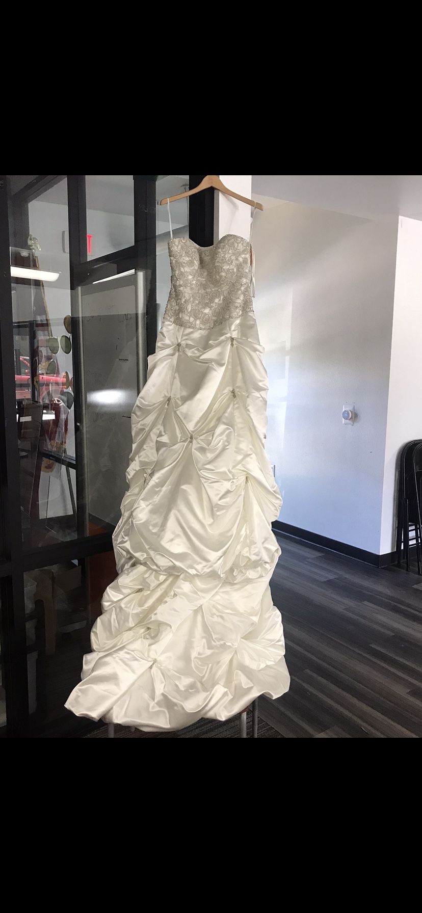 New Wedding Dress W Tags