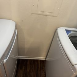 New LG Washer & Dryer Set