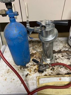 Co2 tank with brewing tap