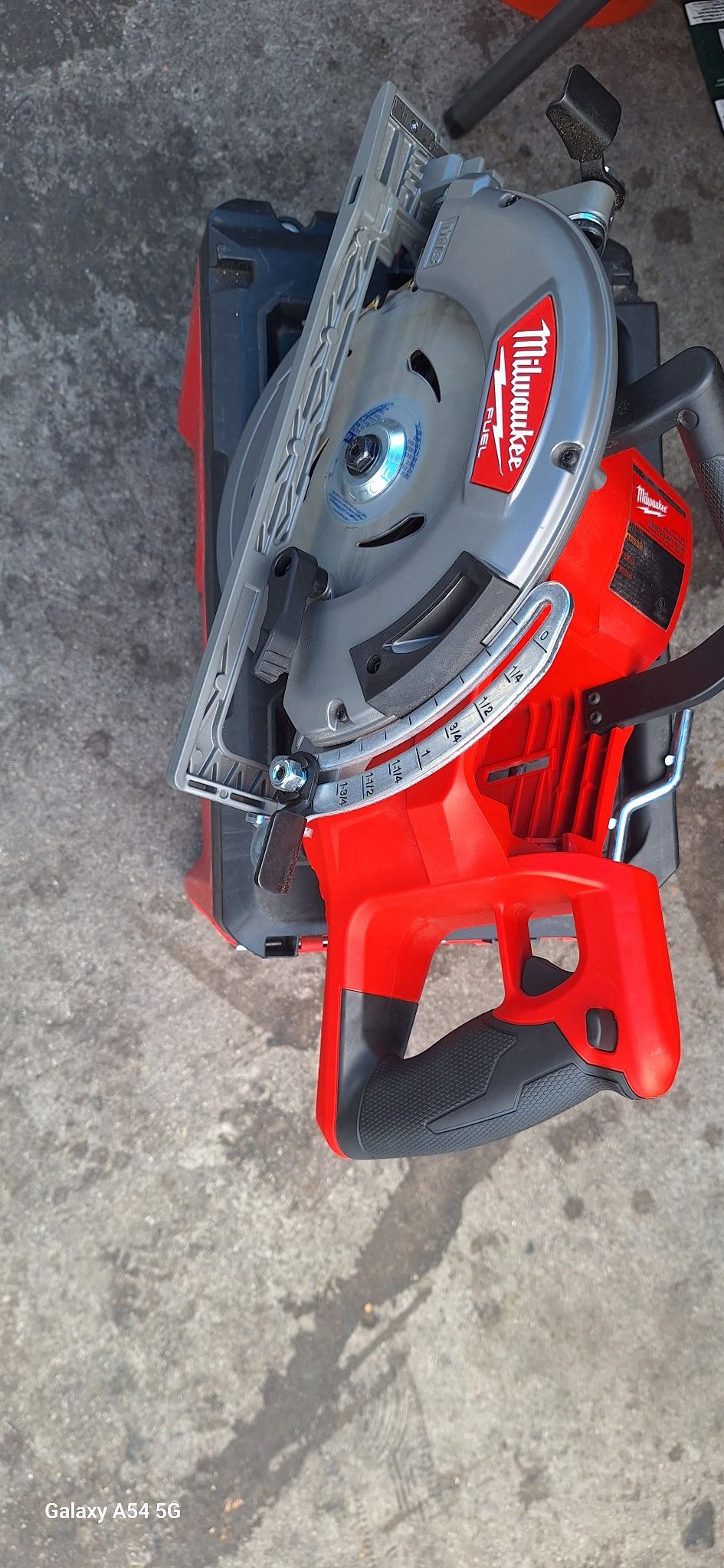 Milwaukee M18 FUEL 7-1/4” Circular Saw – Brushless, Cordless, Like New