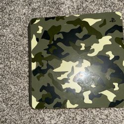 PlayStation 4 (Camo Version)