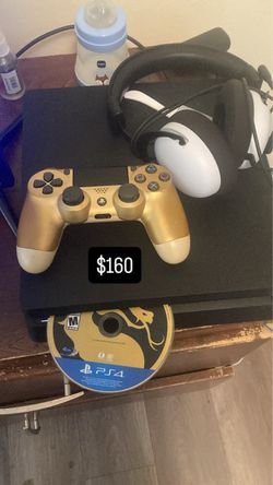 PS4 Console with Gold Controller and Game