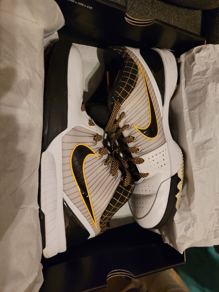 Kobe 4 Del Sol Nike