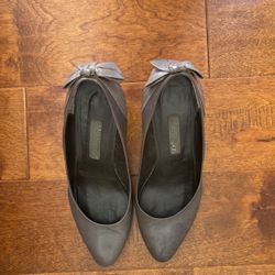 VINTAGE Albert Nippon Grey Heels