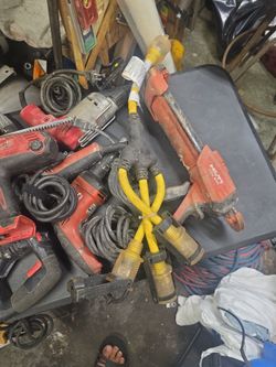 10  tools impack socket millwakee.  And bosh hamer drill. And mor on picture