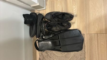 Military Dive Gear Package / Rocket fins, Altama Maritime Assault boots (Low-top), dive mask, neoprene dive booties.