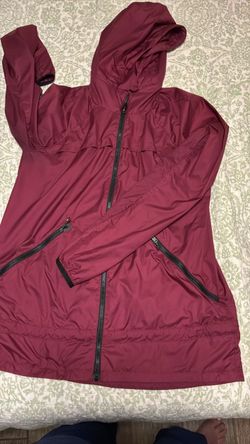 Rompevientos lululemon size 8