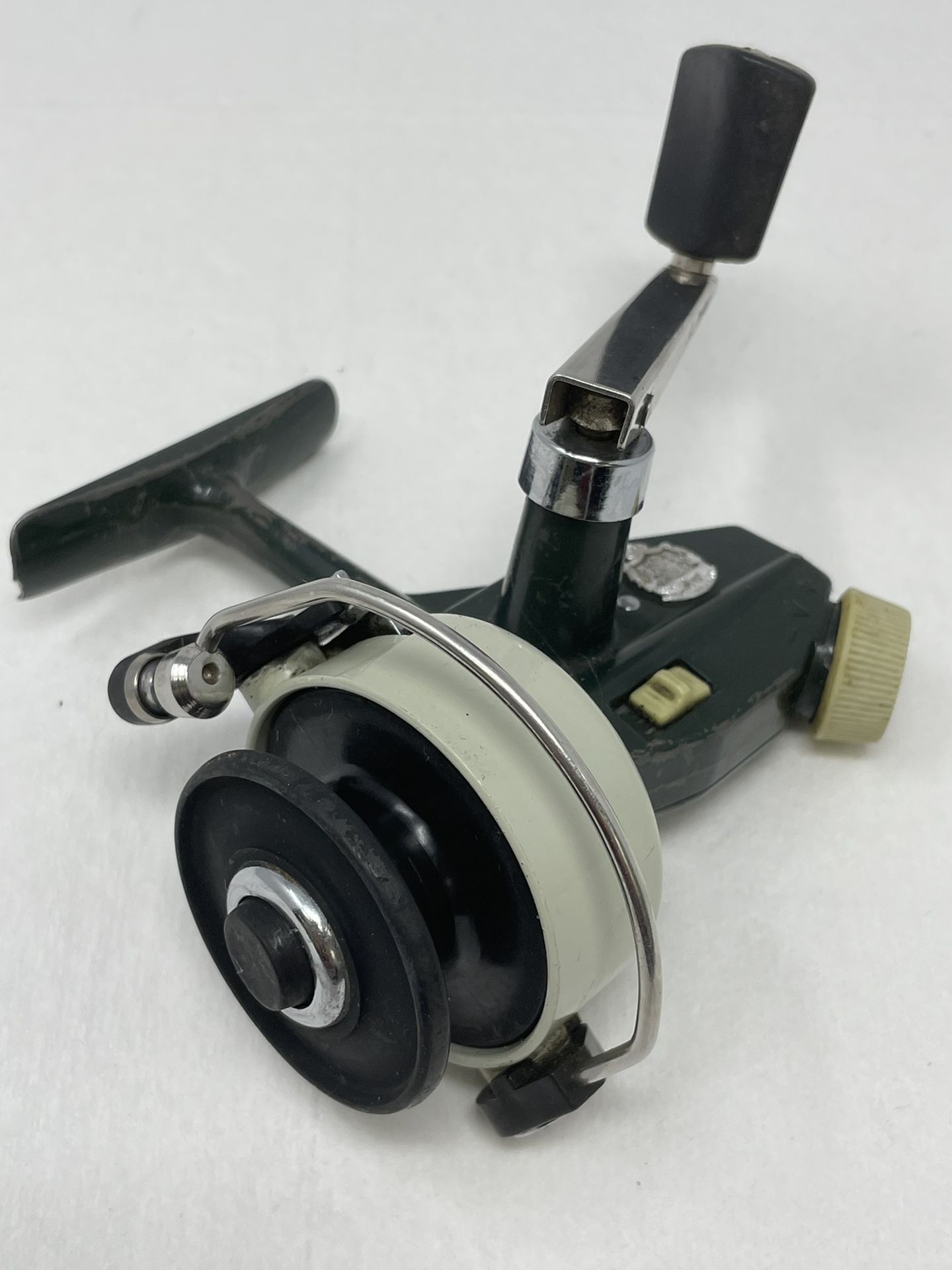 Zebco Cardinal 3 Vintage Spinning Reel for Sale in Lake Villa, IL - OfferUp