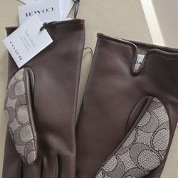 Brand New Coach Gloves Size 7 (medium)
