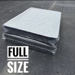 Full Size Mattress and Box Spring // Delivery Available 🚛