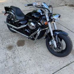 2005 Suzuki Boulevard 