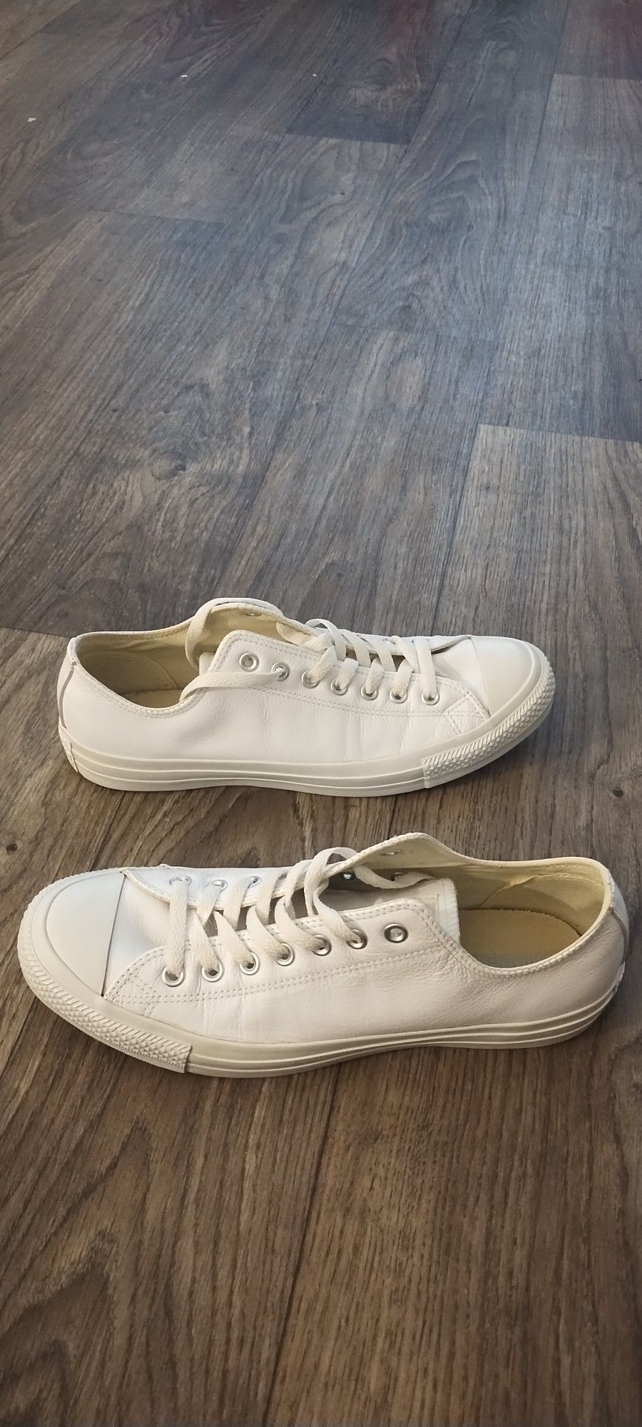 MEN'S WHITE LEATHER CONVERSE ALL STARS NC SIZE 11