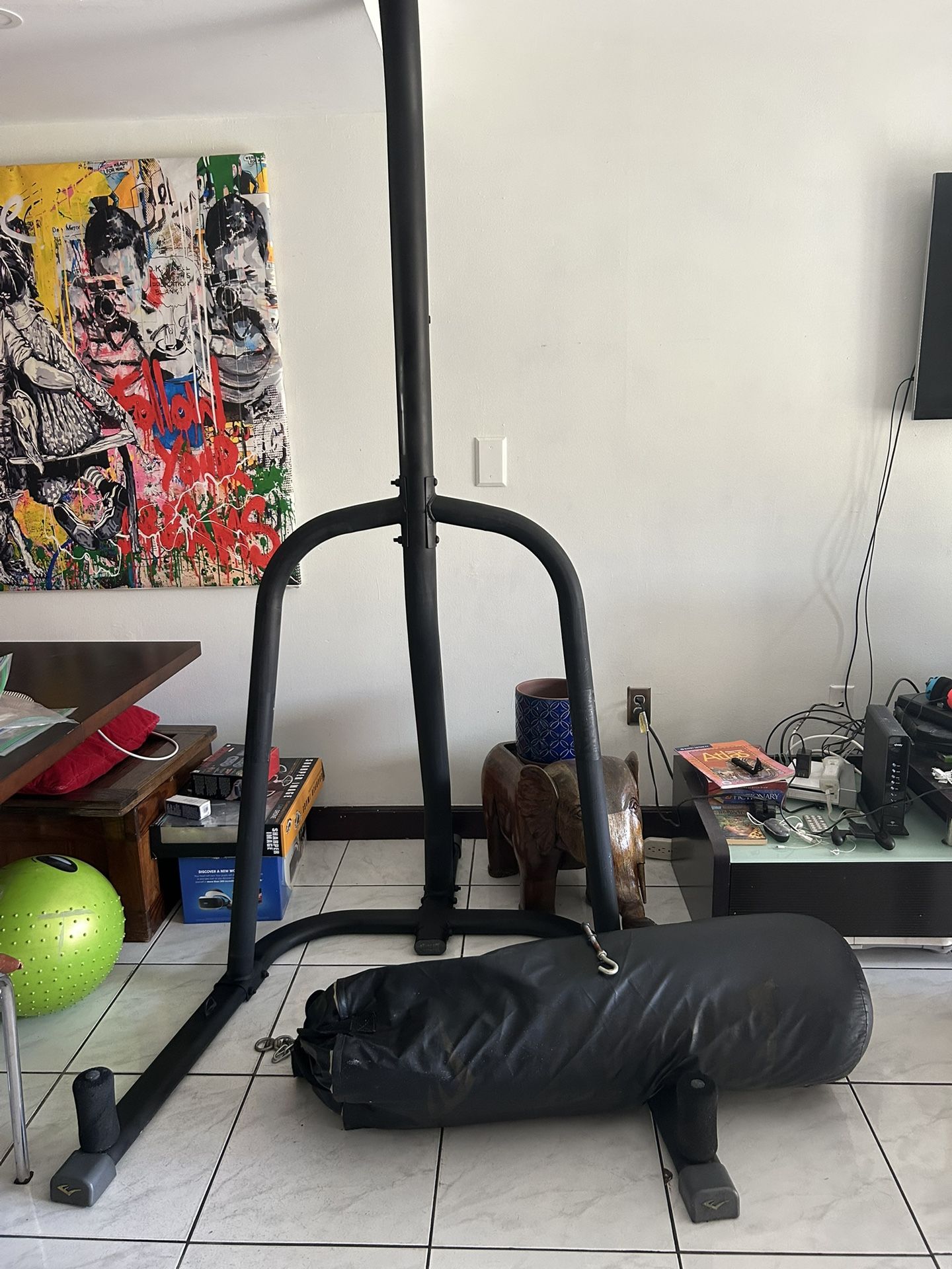 Everlast Punching Bag And Stand
