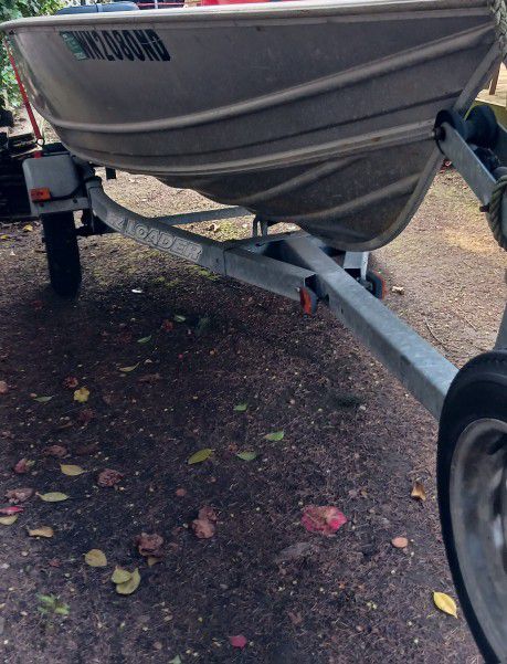 FATHER'S DAY SPECIAL! Galvanized EZ LOADER  Trailer+Boat+Motor 