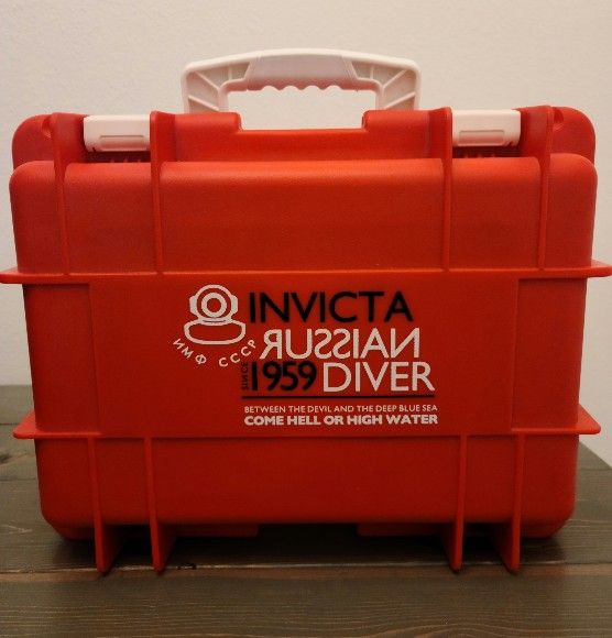 Invicta 8-slot Watch Case