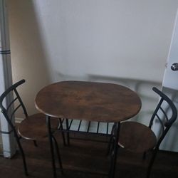 2 Seater Dining Set and Table