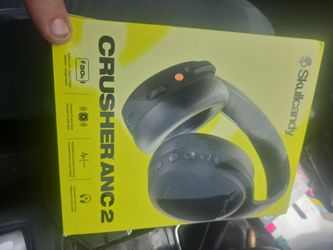 New skull candy headphones new $230