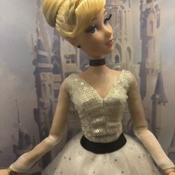 limited Edition Cinderella  17’’ Disney Store Doll 
