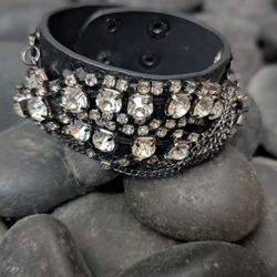 Chunky cuff bracelet (Part Of Accessories Discounts)!