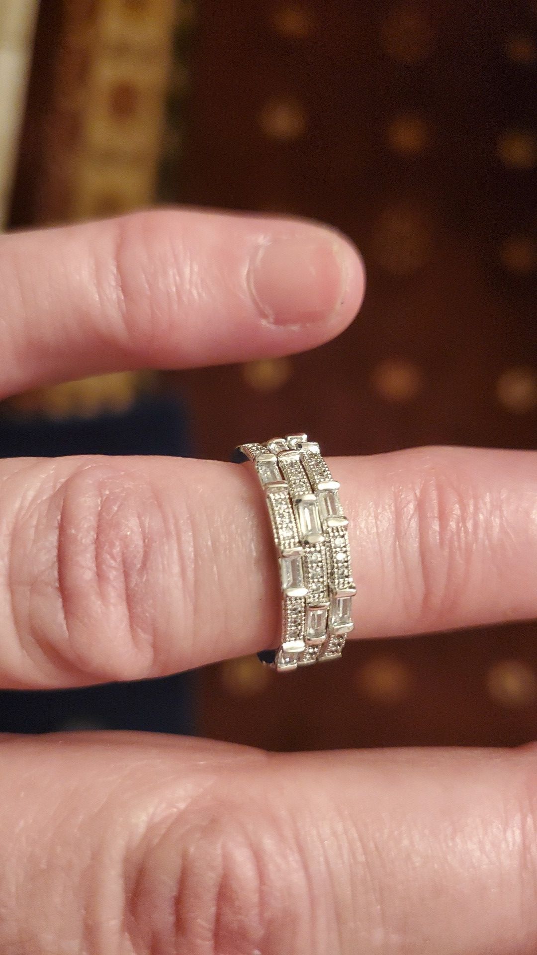 Beautiful 3 diamond bands set in white gold size 7