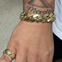 14k 5x premium gold plated polished cubam bracelet and matching ring✨✨✨