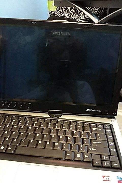 Old Gateway Laptop with Drawing Feature