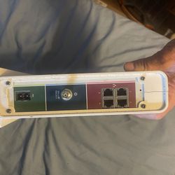 For parts, powers on, but does not work properly. Comes without cables..