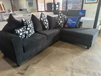 🛋️🔥 NEW BLACK PLUSH SECTIONAL — IN STOCK & GOING FAST 🔥