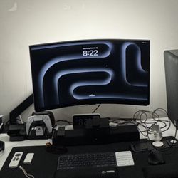Samsung Gaming Monitor Neo  G8 With Hue Backlight Light 