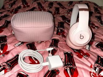 Beats Solo 4 with case and charger