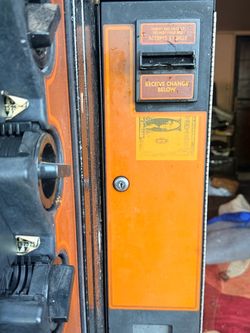 VENDING MACHINE FOR SALE