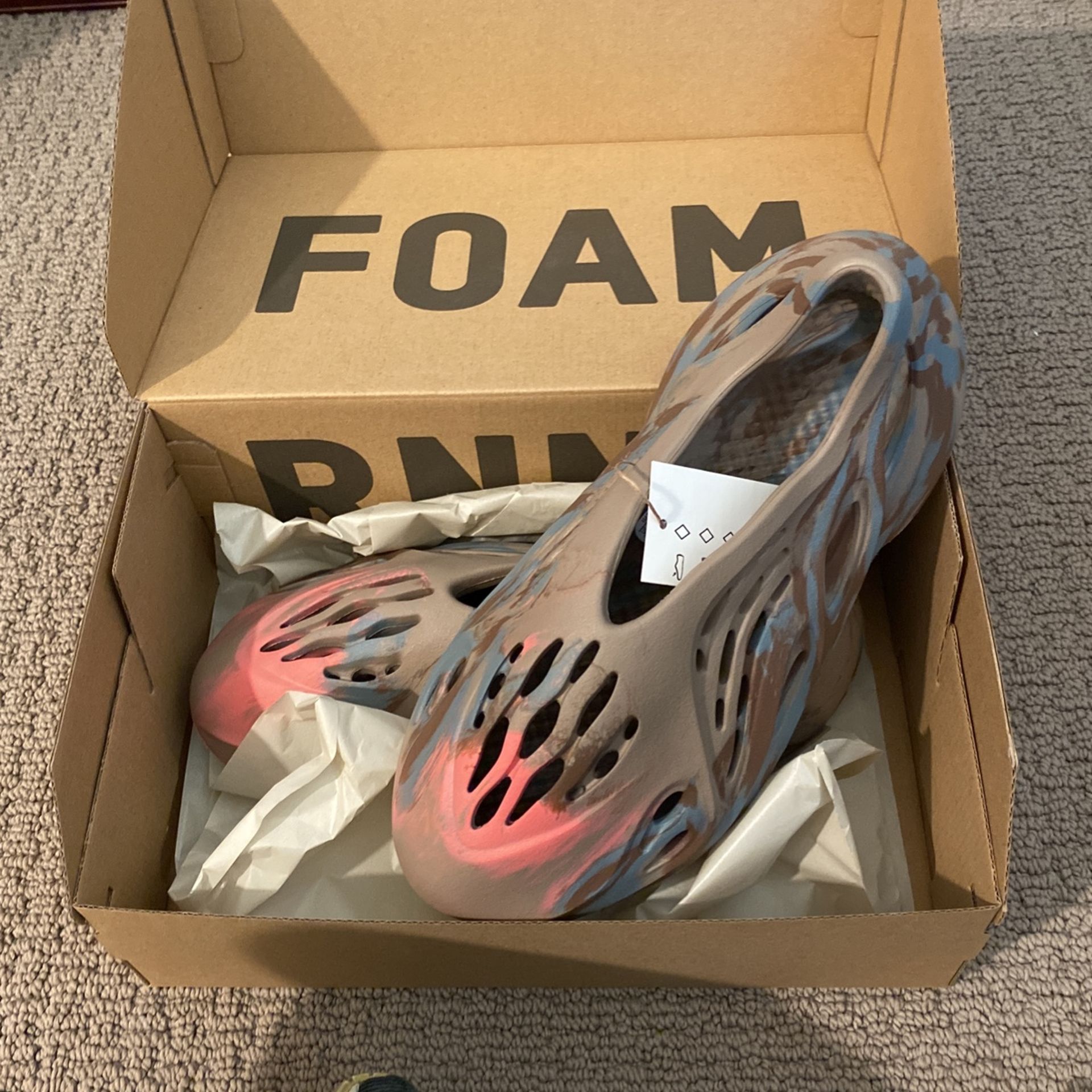 Yeezy Foam Runner MX Sand Grey Size 7 for Sale in Chula Vista