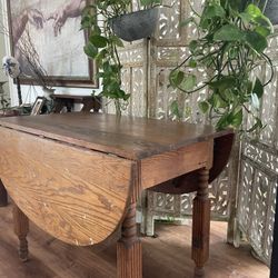 Early 20th Century American Vintage Drop-Leaf Table / Painter’s Palette Table