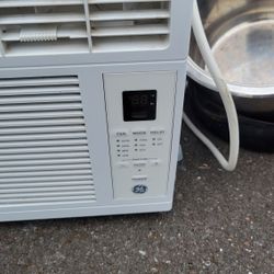 Window Airconditioner White