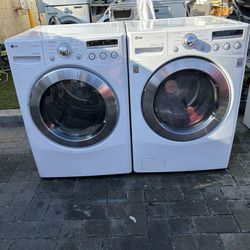LG 27-inch Gas Washer and Dryer Set.